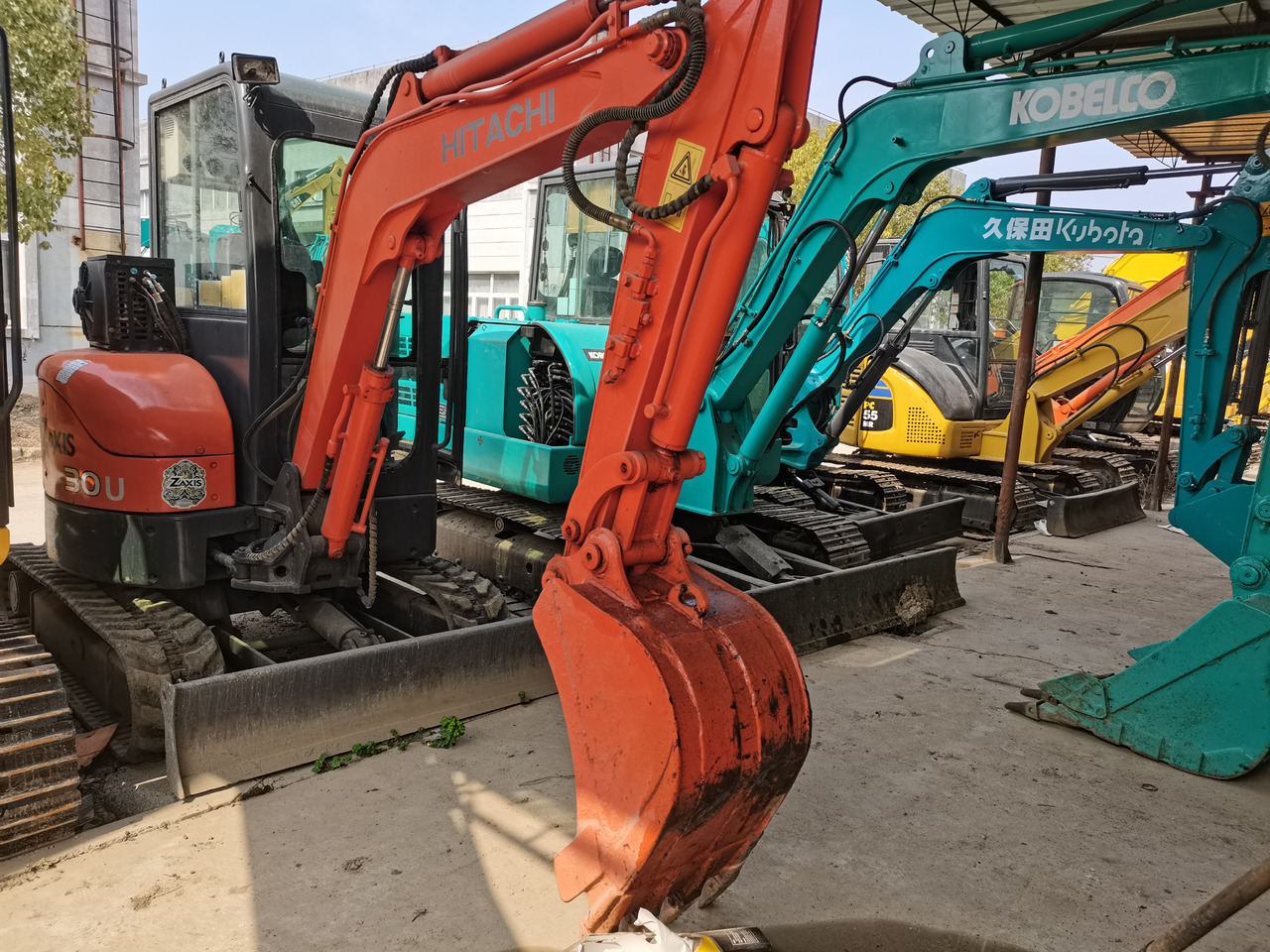 HITACHI ZX30U - Bager guseničar: slika 1 HITACHI ZX30U - Bager guseničar: slika 1