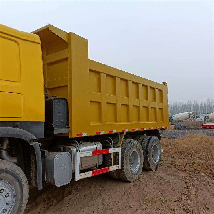 Istovarivač HOWO 6x4-375hp-Yellow: slika 14