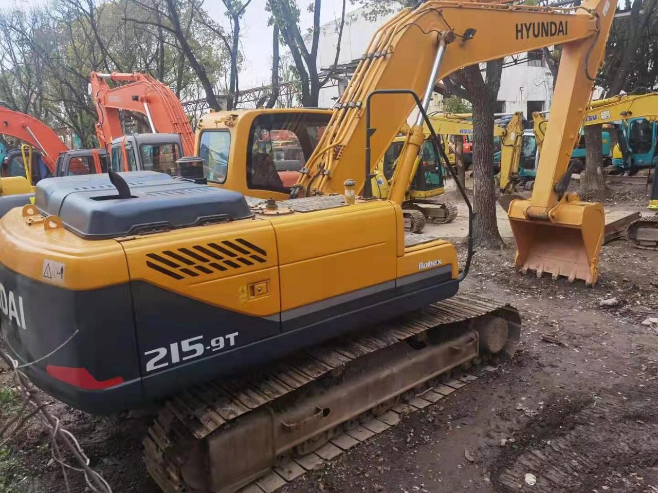 HYUNDAI R215-9T - Bager guseničar: slika 2 HYUNDAI R215-9T - Bager guseničar: slika 2