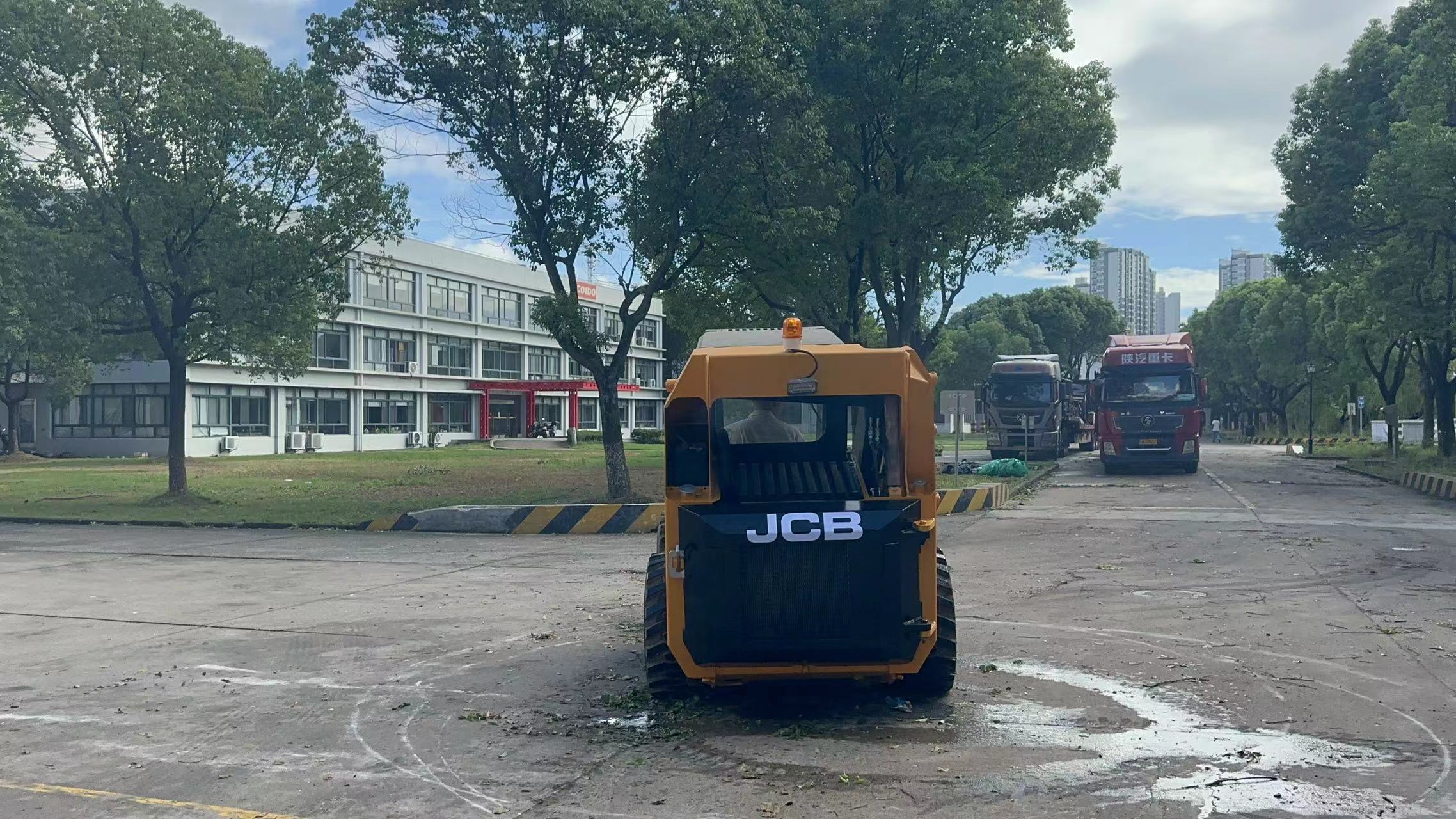 JCB 185 eco - Mini utovarivač: slika 2 JCB 185 eco - Mini utovarivač: slika 2