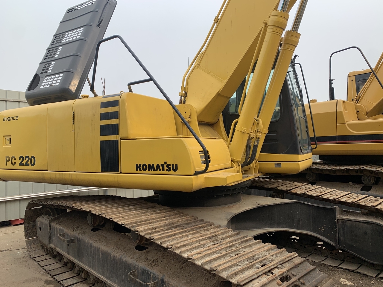 KOMATSU PC220-6E - Bager guseničar: slika 1 KOMATSU PC220-6E - Bager guseničar: slika 1