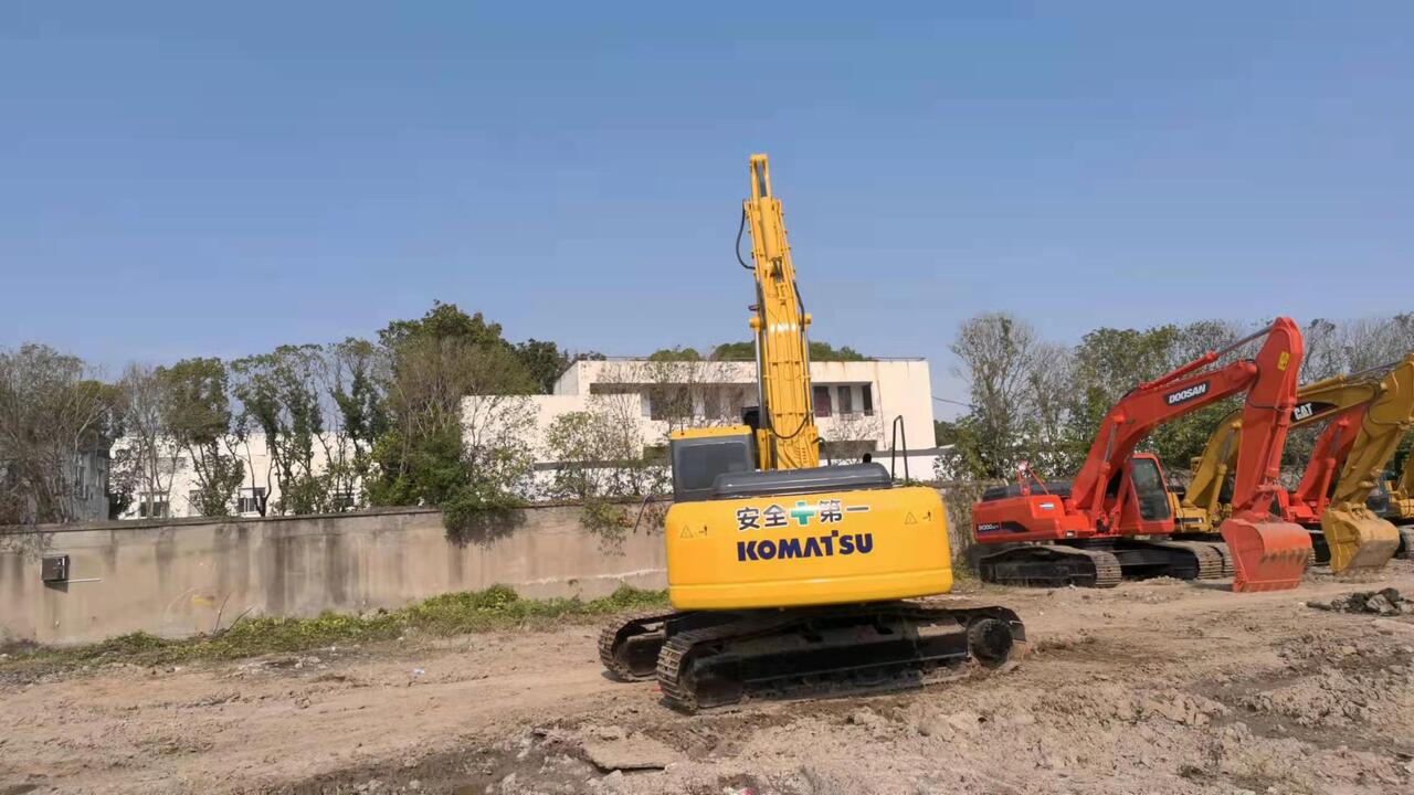 KOMATSU PC220-7 - Bager guseničar: slika 3 KOMATSU PC220-7 - Bager guseničar: slika 3