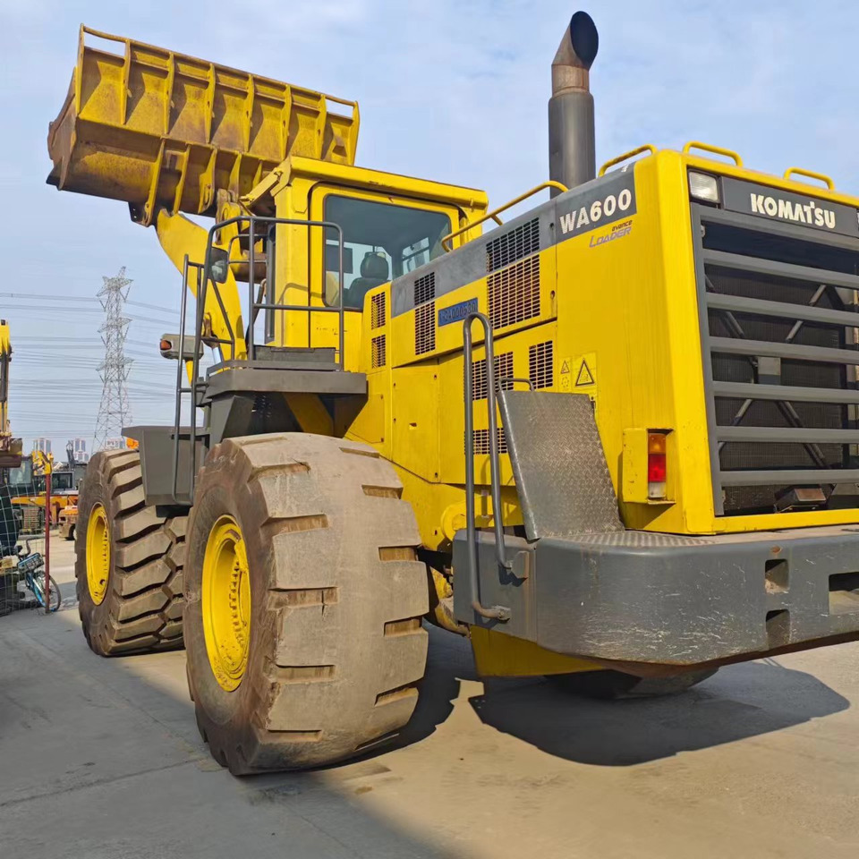 KOMATSU WA600-3 - Utovarivač točkaš: slika 1 KOMATSU WA600-3 - Utovarivač točkaš: slika 1