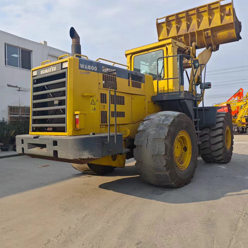 KOMATSU WA600-3 - Utovarivač točkaš: slika 2 KOMATSU WA600-3 - Utovarivač točkaš: slika 2