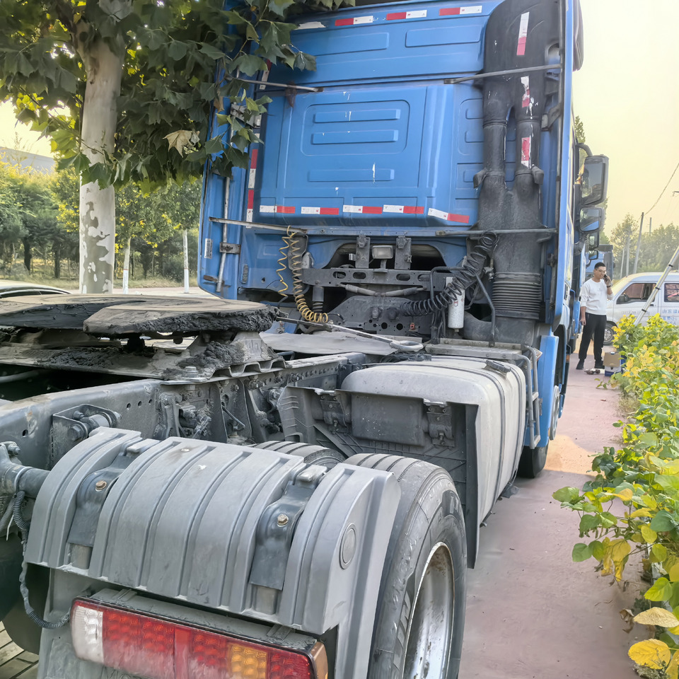 Mercedes-Benz 4x2-1841 - Tegljač: slika 4 Mercedes-Benz 4x2-1841 - Tegljač: slika 4