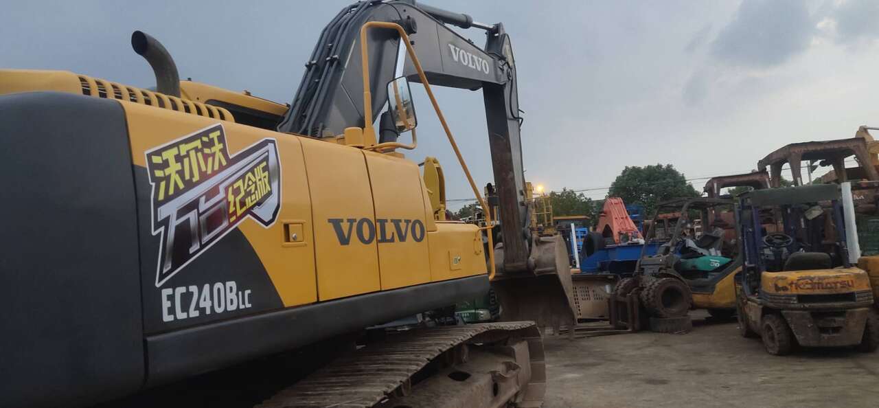 VOLVO EC240BLC - Bager guseničar: slika 1 VOLVO EC240BLC - Bager guseničar: slika 1