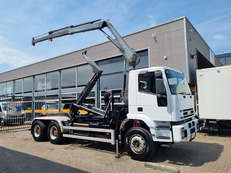 Iveco Eurotrakker 6X4 CURSOR 480 PK 20T HOOKLIFT 10.4 TM HIAB CRANE - Kamion sa hidrauličnom kukom, Kamion sa dizalicom: slika 1 Iveco Eurotrakker 6X4 CURSOR 480 PK 20T HOOKLIFT 10.4 TM HIAB CRANE - Kamion sa hidrauličnom kukom, Kamion sa dizalicom: slika 1