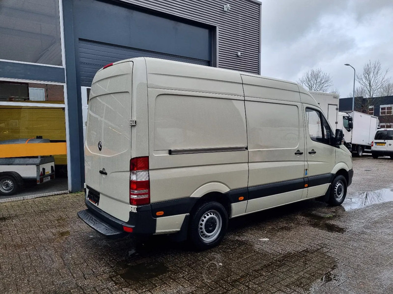 Mercedes-Benz Sprinter 311 CDI L2H2 EURO 6 2.2 CDI RWD - Furgon: slika 2 Mercedes-Benz Sprinter 311 CDI L2H2 EURO 6 2.2 CDI RWD - Furgon: slika 2