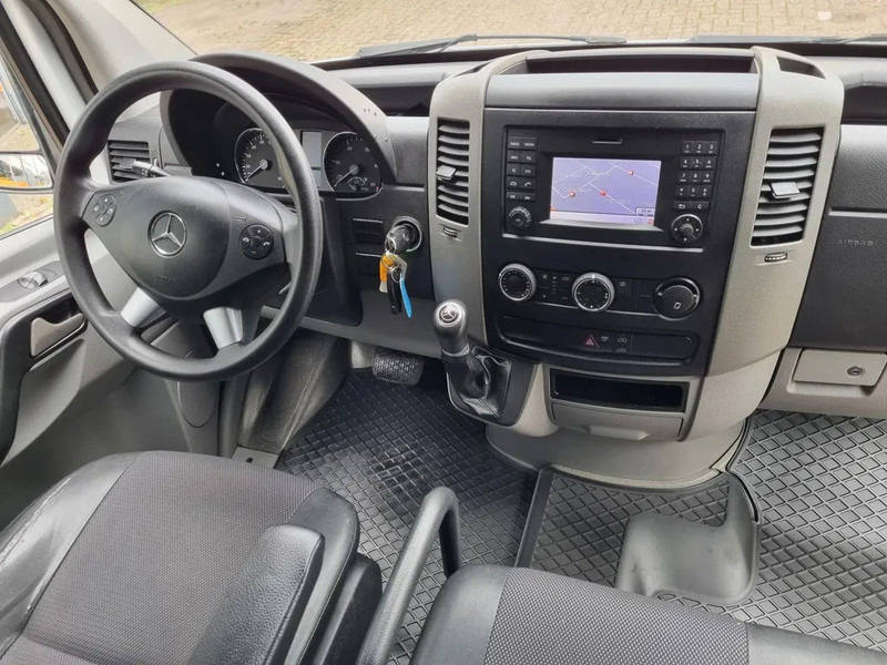 Interior photo 1: Furgon Mercedes-Benz Sprinter 314 CDI/ L2H2/ Aut./ Airco/ Camera/ Navi