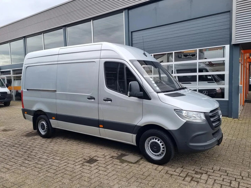 Mercedes-Benz Sprinter 314 CDI L2H2 EURO 6/ Airco/ Navi/ Camera - Furgon: slika 1 Mercedes-Benz Sprinter 314 CDI L2H2 EURO 6/ Airco/ Navi/ Camera - Furgon: slika 1