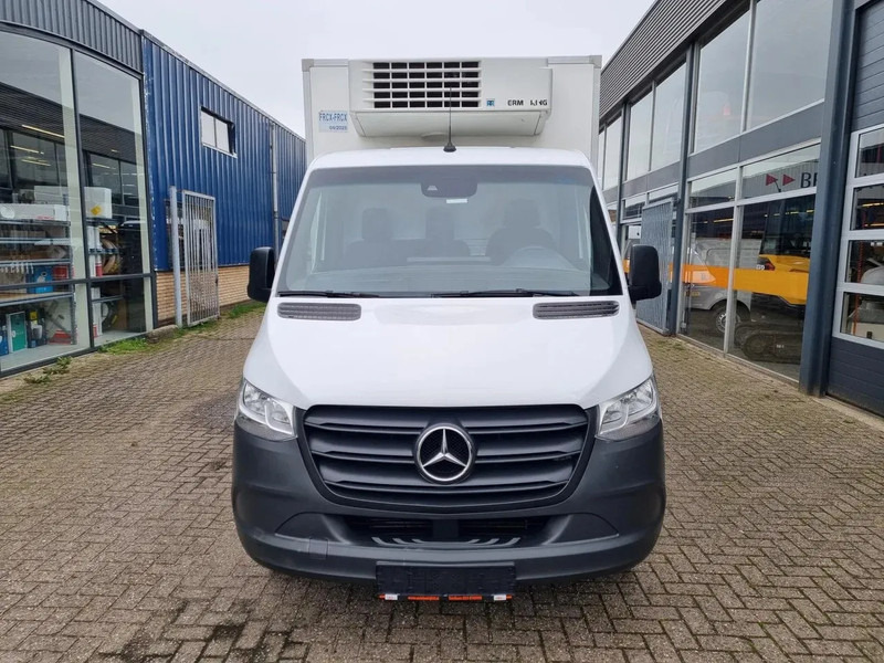 Mercedes-Benz Sprinter 516 CDI THERMOKING V500 MAX MT/ -20+20 STANDBY 380V - Dostavno vozilo hladnjača: slika 3 Mercedes-Benz Sprinter 516 CDI THERMOKING V500 MAX MT/ -20+20 STANDBY 380V - Dostavno vozilo hladnjača: slika 3