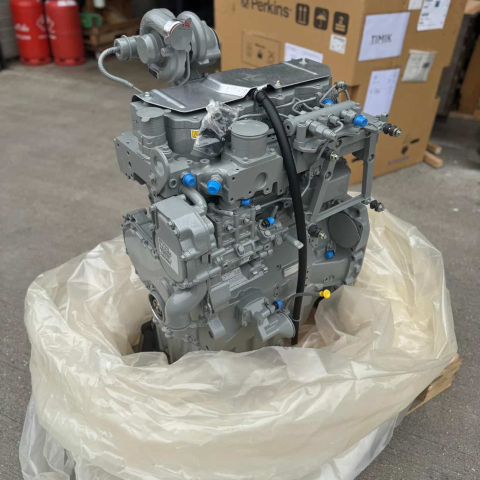New Perkins 1104D-E44TA NJ Massey Ferguson Tractor Engine - Motor: slika 1 New Perkins 1104D-E44TA NJ Massey Ferguson Tractor Engine - Motor: slika 1