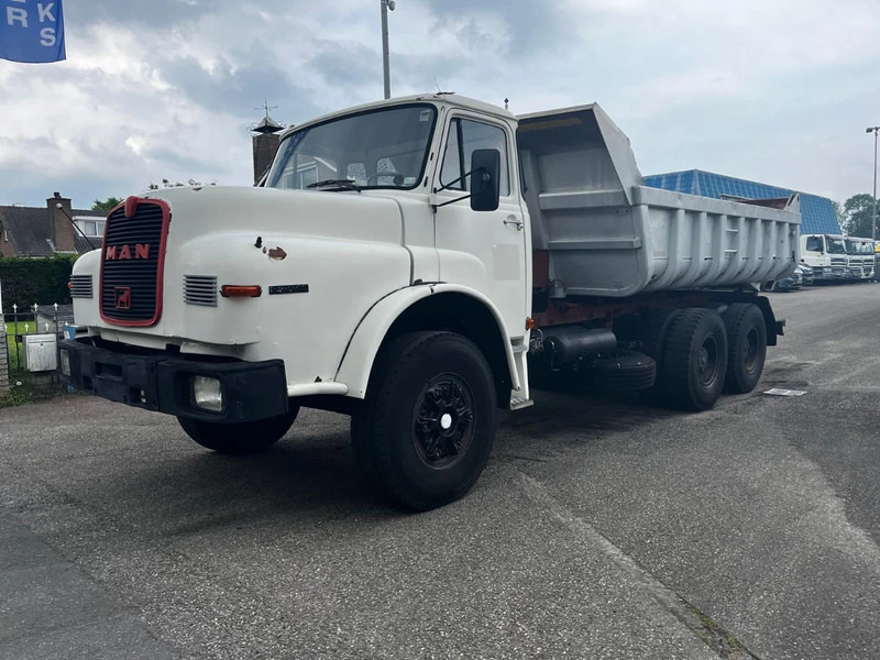 MAN 32.240 6x4 FULL STEEL SPRING KIPPER MANUAL GEARBOX - Istovarivač: slika 1 MAN 32.240 6x4 FULL STEEL SPRING KIPPER MANUAL GEARBOX - Istovarivač: slika 1