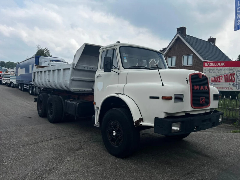 MAN 32.240 6x4 FULL STEEL SPRING KIPPER MANUAL GEARBOX - Istovarivač: slika 2 MAN 32.240 6x4 FULL STEEL SPRING KIPPER MANUAL GEARBOX - Istovarivač: slika 2