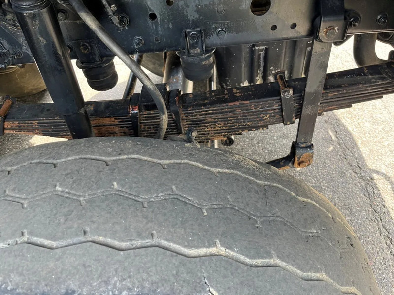 MAN 35.372 35 302 8X6 KIPPER MANUAL ZF GEARBOX FULL STEEL SPRING - Istovarivač: slika 5 MAN 35.372 35 302 8X6 KIPPER MANUAL ZF GEARBOX FULL STEEL SPRING - Istovarivač: slika 5