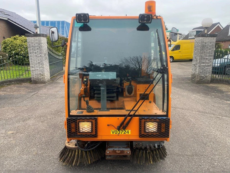 Nilfisk MFH2200 SWEEPER MFH 2200 CLEANER - Industrijska mašina za metenje: slika 2 Nilfisk MFH2200 SWEEPER MFH 2200 CLEANER - Industrijska mašina za metenje: slika 2