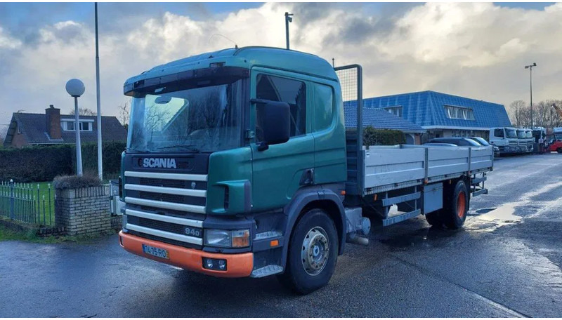 Scania P94-220 Manual Steel - Kamion sa tovarnim sandukom: slika 1 Scania P94-220 Manual Steel - Kamion sa tovarnim sandukom: slika 1