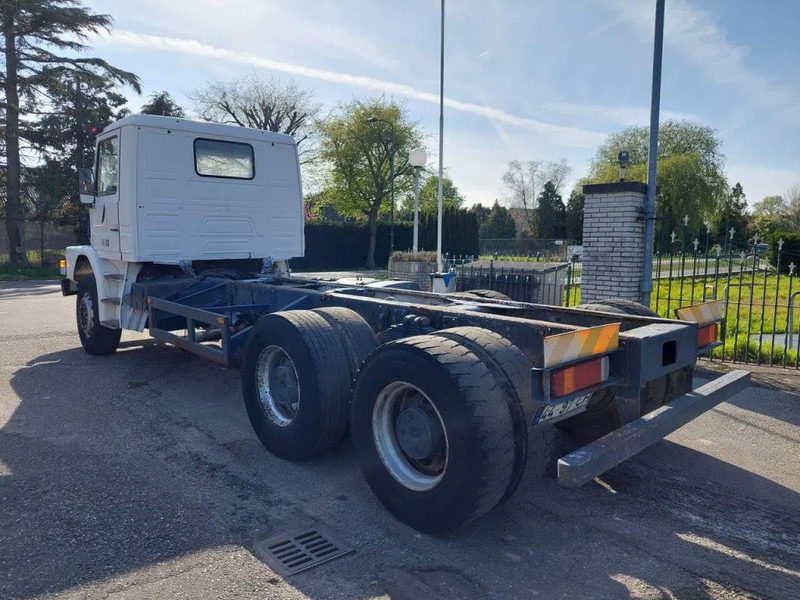 Scania T113 T113 6x4 STEEL - Kamion sa golom šasijom i zatvorenom kabinom: slika 4 Scania T113 T113 6x4 STEEL - Kamion sa golom šasijom i zatvorenom kabinom: slika 4