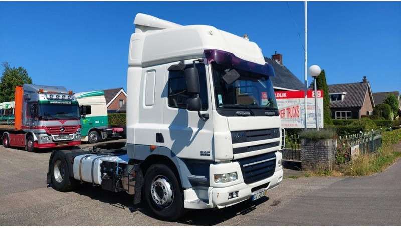 DAF CF 85.410 4x2 MANUAL 410 POWER - Tegljač: slika 2 DAF CF 85.410 4x2 MANUAL 410 POWER - Tegljač: slika 2