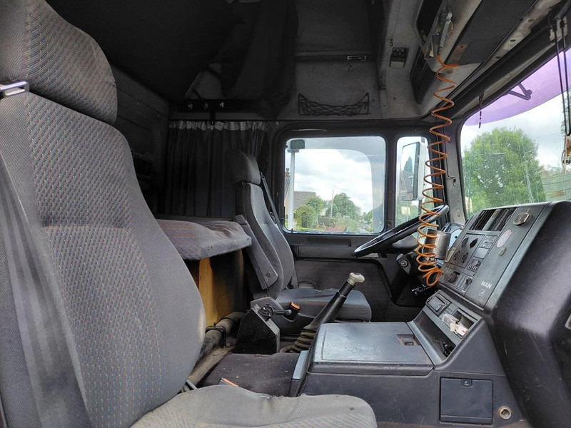 MAN 19.463 F2000 460 HP MANUAL ZF GEARBOX PERFECT CONDITION - Tegljač: slika 5 MAN 19.463 F2000 460 HP MANUAL ZF GEARBOX PERFECT CONDITION - Tegljač: slika 5