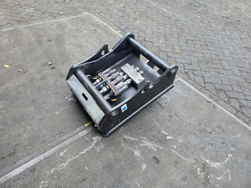 Oilquick kopplaat oq70/55 adaptor plate oilquick 70 55 steelwrist - Brza spojnica za Građevinska mašina: slika 4 Oilquick kopplaat oq70/55 adaptor plate oilquick 70 55 steelwrist - Brza spojnica za Građevinska mašina: slika 4