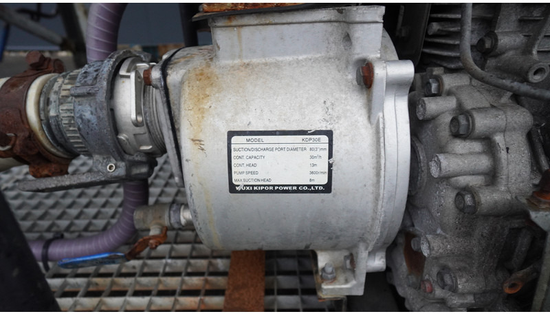 Burg 3 AXLE WATER TANK 29.975LTR - Poluprikolica cisterna: slika 5 Burg 3 AXLE WATER TANK 29.975LTR - Poluprikolica cisterna: slika 5