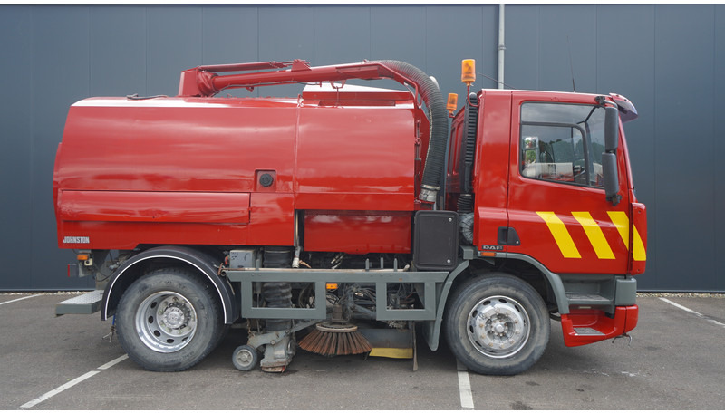 DAF 65.180 ATI STREET SWEPER RH DRIVE MANUAL GARBOX 96.000KM - Autočistilica: slika 2 DAF 65.180 ATI STREET SWEPER RH DRIVE MANUAL GARBOX 96.000KM - Autočistilica: slika 2