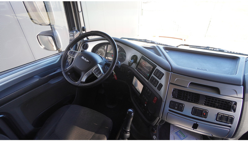 DAF XF460 8X2 HOOKARM SYSTEM TRUCK - Kamion sa hidrauličnom kukom: slika 4 DAF XF460 8X2 HOOKARM SYSTEM TRUCK - Kamion sa hidrauličnom kukom: slika 4