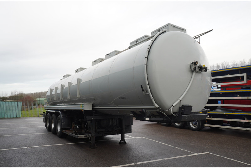 Dijkstra 3 AXLE TANK TRAILER 36 M3 - Poluprikolica cisterna: slika 3 Dijkstra 3 AXLE TANK TRAILER 36 M3 - Poluprikolica cisterna: slika 3