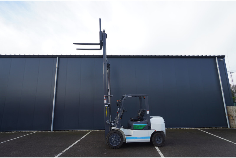 Eurotrac FE 30 ECO ELECTRIC FORKLIFT - Građevinska mašina: slika 2 Eurotrac FE 30 ECO ELECTRIC FORKLIFT - Građevinska mašina: slika 2