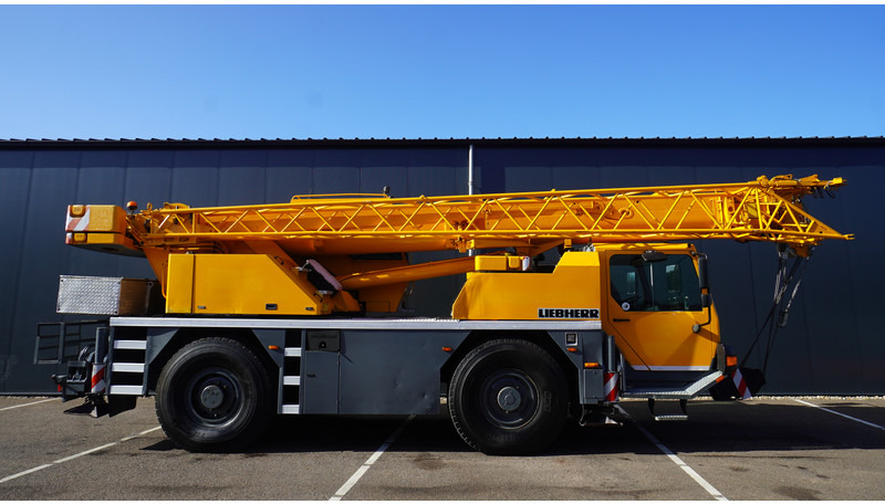 Liebherr LTM 1030-2.1 WITH JIB - Kamion sa dizalicom: slika 2 Liebherr LTM 1030-2.1 WITH JIB - Kamion sa dizalicom: slika 2