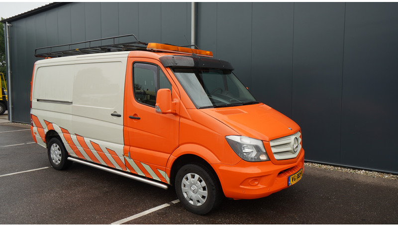 Mercedes-Benz Sprinter 309 CLOSED BOX - Dostavno vozilo sa zatvorenim sandukom: slika 4 Mercedes-Benz Sprinter 309 CLOSED BOX - Dostavno vozilo sa zatvorenim sandukom: slika 4