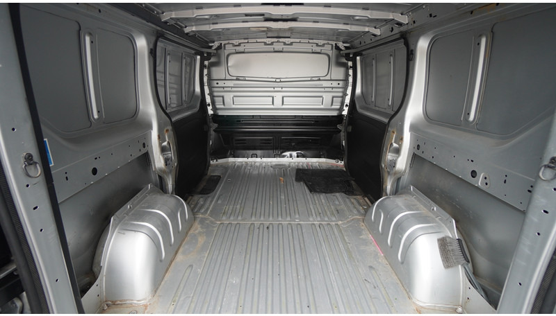 Renault Trafic 95 70KW AIRCO - Dostavno vozilo sa zatvorenim sandukom: slika 5 Renault Trafic 95 70KW AIRCO - Dostavno vozilo sa zatvorenim sandukom: slika 5