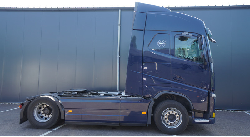 Volvo FH460 EURO 6 GLOBETROTTER 833.000KM - Tegljač: slika 2 Volvo FH460 EURO 6 GLOBETROTTER 833.000KM - Tegljač: slika 2