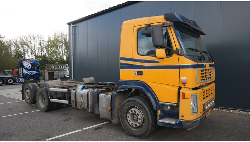 Volvo FM9 340 6X2 CHASSIS EURO 5 480000KM - Kamion sa golom šasijom i zatvorenom kabinom: slika 4 Volvo FM9 340 6X2 CHASSIS EURO 5 480000KM - Kamion sa golom šasijom i zatvorenom kabinom: slika 4