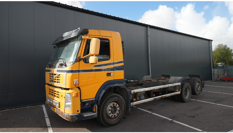 Volvo FM9 340 6X2 CHASSIS EURO 5 480000KM - Kamion sa golom šasijom i zatvorenom kabinom: slika 3 Volvo FM9 340 6X2 CHASSIS EURO 5 480000KM - Kamion sa golom šasijom i zatvorenom kabinom: slika 3