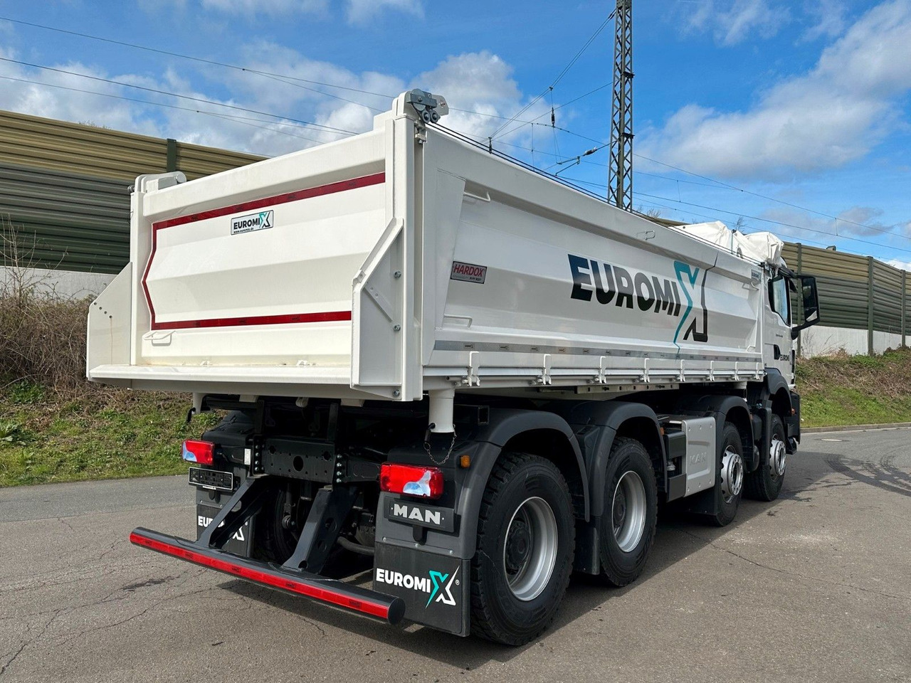 MAN EuromixMTP 3-Seiten-Kipper Aufbauten MAN EuromixMTP 3-Seiten-Kipper Aufbauten - Istovarivač: slika 4 MAN EuromixMTP 3-Seiten-Kipper Aufbauten MAN EuromixMTP 3-Seiten-Kipper Aufbauten - Istovarivač: slika 4