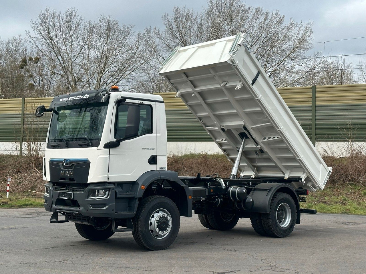 MAN TGM 18.320 4X4 Euro 6e Euromix 3-Seiten-Kipper - Istovarivač: slika 1 MAN TGM 18.320 4X4 Euro 6e Euromix 3-Seiten-Kipper - Istovarivač: slika 1