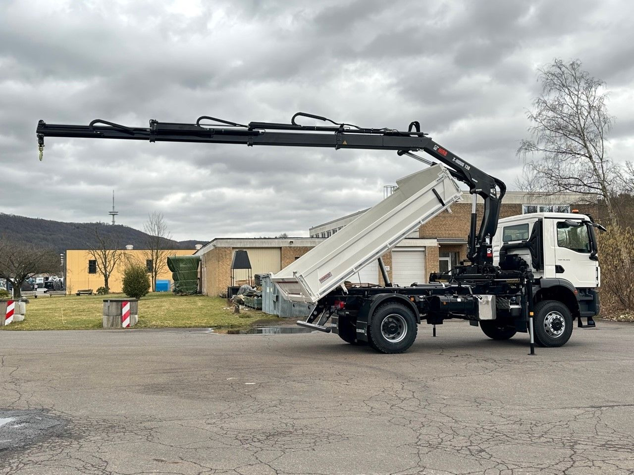 MAN TGM 18.320 4x4 Euro6e Hiab X-HiDuo 138DS-3 - Istovarivač, Kamion sa dizalicom: slika 2 MAN TGM 18.320 4x4 Euro6e Hiab X-HiDuo 138DS-3 - Istovarivač, Kamion sa dizalicom: slika 2