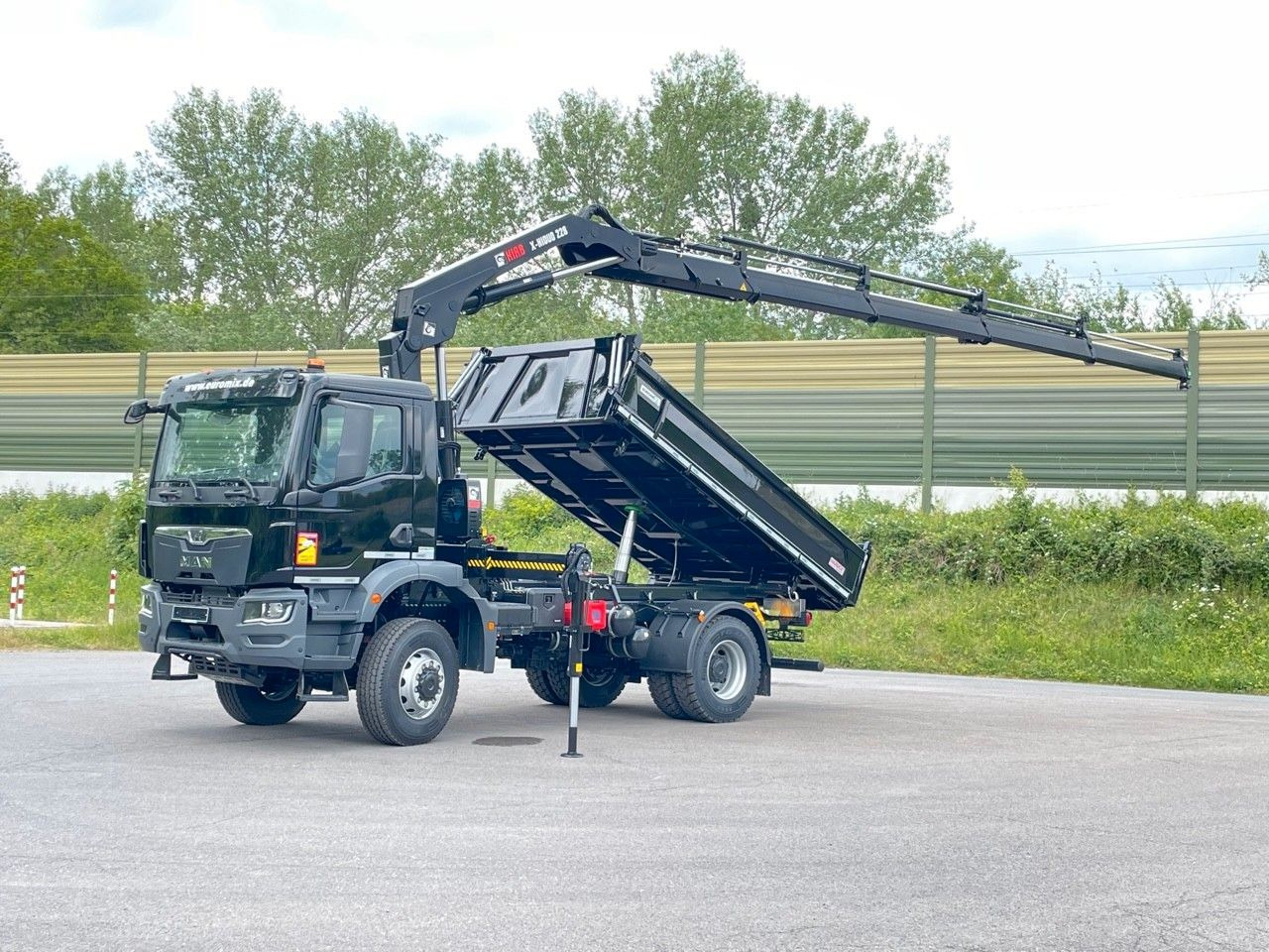 MAN TGM 18.320 4x4 Euro6e Hiab X Hiduo 228-4 - Istovarivač, Kamion sa dizalicom: slika 1 MAN TGM 18.320 4x4 Euro6e Hiab X Hiduo 228-4 - Istovarivač, Kamion sa dizalicom: slika 1