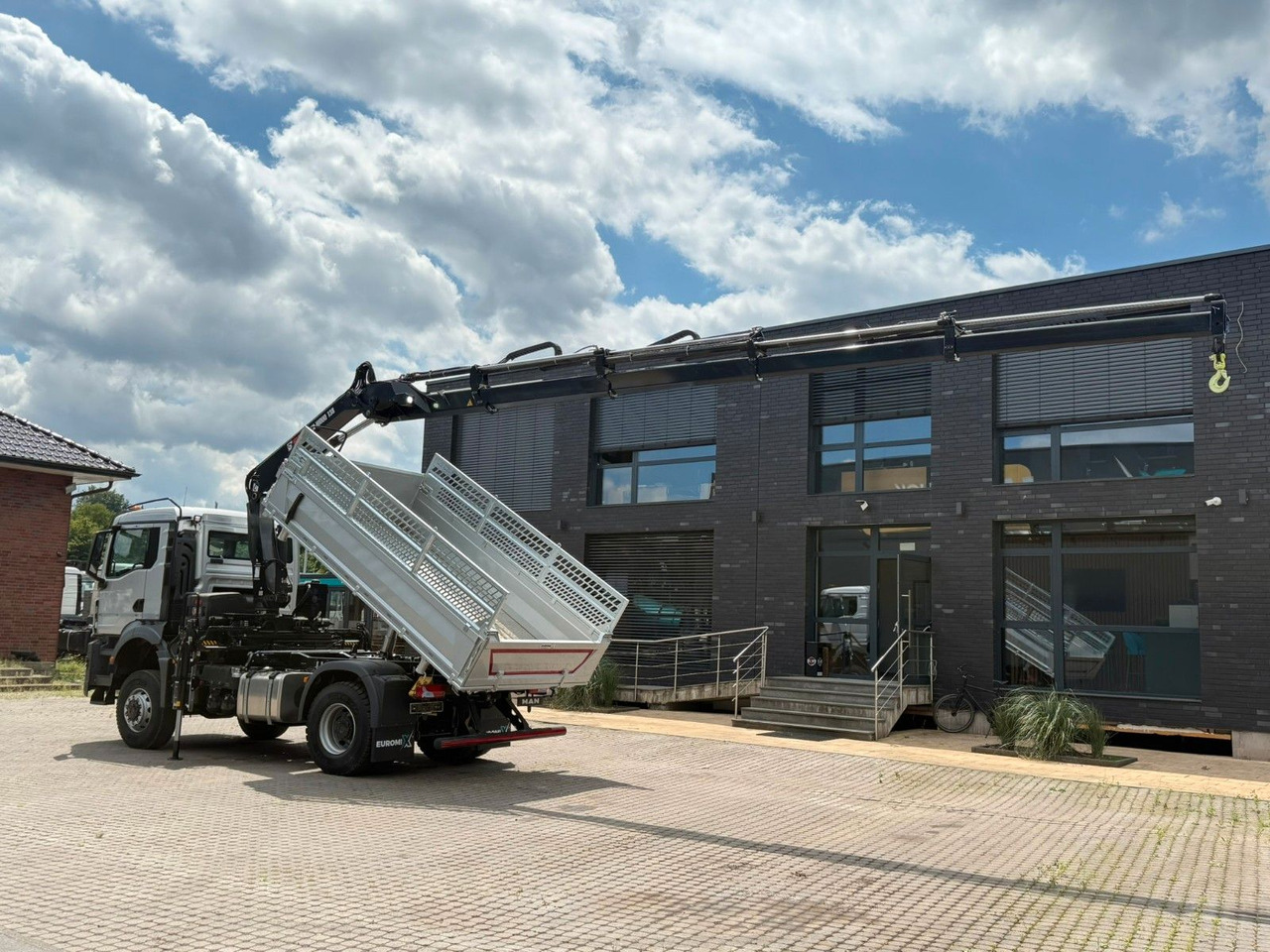 MAN TGS 18.400 TG3 4x4 Euro6e Hiab X-HiDuo 138DS-4 - Istovarivač, Kamion sa dizalicom: slika 4 MAN TGS 18.400 TG3 4x4 Euro6e Hiab X-HiDuo 138DS-4 - Istovarivač, Kamion sa dizalicom: slika 4
