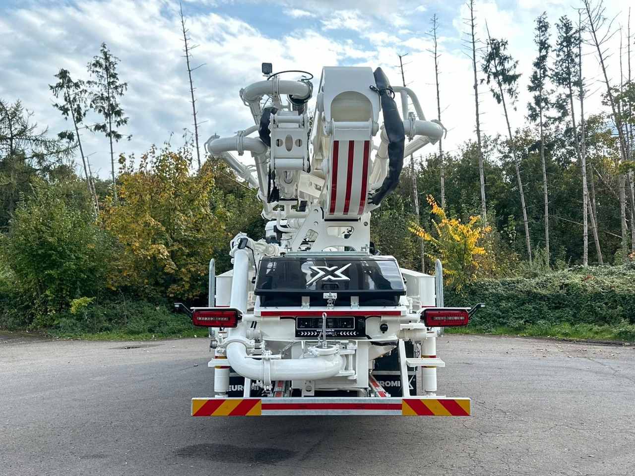 MAN TGS 26.510 6x4 SWAN TSP 38-5 160RZ ( 38m ) - Mikser za beton: slika 5 MAN TGS 26.510 6x4 SWAN TSP 38-5 160RZ ( 38m ) - Mikser za beton: slika 5
