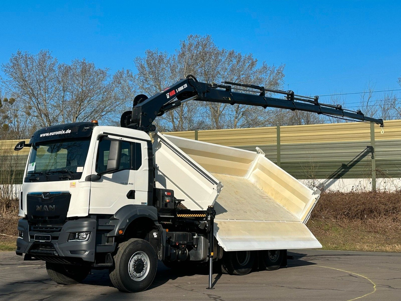 MAN TGS 28.440 6x4-4/3-Seiten- Kipper / Hiab 228-6 - Istovarivač, Kamion sa dizalicom: slika 2 MAN TGS 28.440 6x4-4/3-Seiten- Kipper / Hiab 228-6 - Istovarivač, Kamion sa dizalicom: slika 2