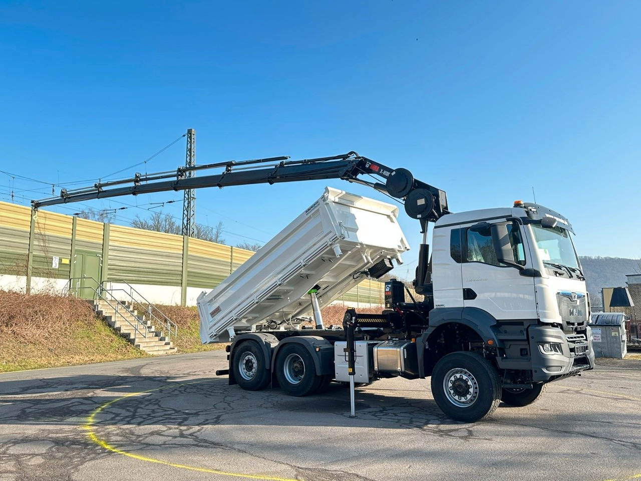 MAN TGS 28.440 6x4-4/3-Seiten- Kipper / Hiab 228-6 - Istovarivač, Kamion sa dizalicom: slika 1 MAN TGS 28.440 6x4-4/3-Seiten- Kipper / Hiab 228-6 - Istovarivač, Kamion sa dizalicom: slika 1