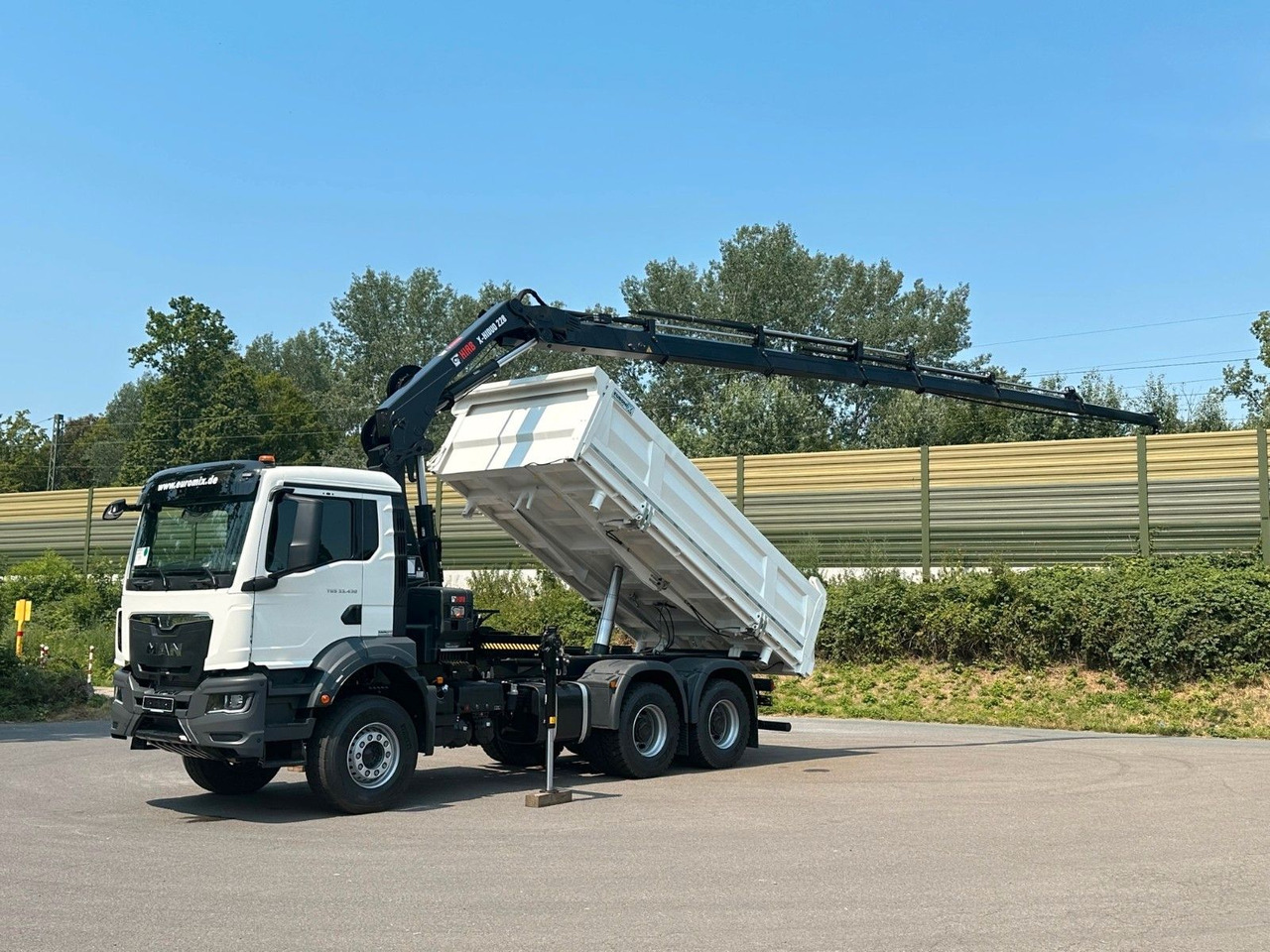 MAN TGS 33.440 6x4 /3-Seiten- Kipper / HIAB 228-6 - Istovarivač, Kamion sa dizalicom: slika 2 MAN TGS 33.440 6x4 /3-Seiten- Kipper / HIAB 228-6 - Istovarivač, Kamion sa dizalicom: slika 2