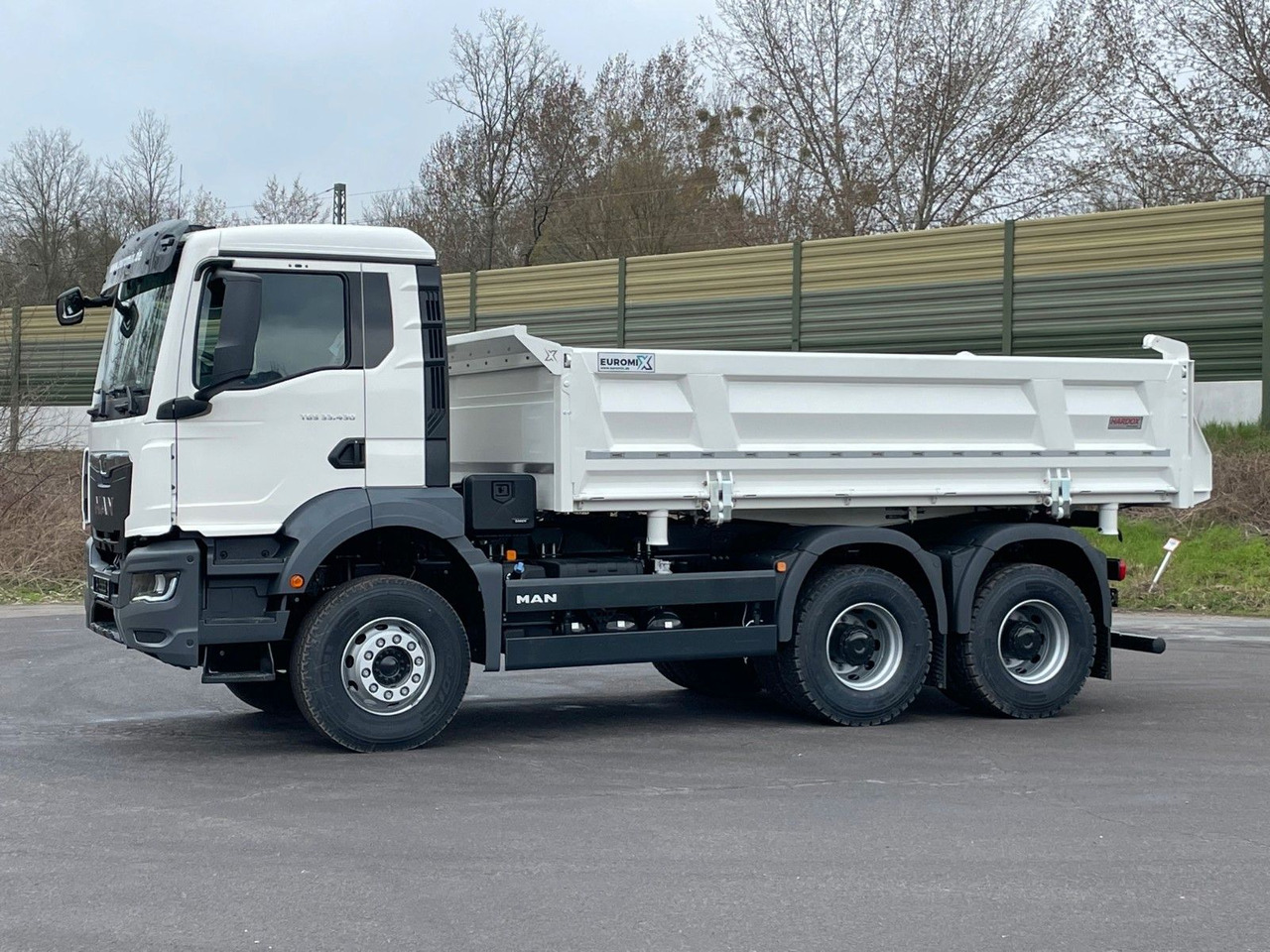 MAN TGS 33.440 6x4 /Euro6 3-Seiten-Kipper EuromixMTP - Istovarivač: slika 4 MAN TGS 33.440 6x4 /Euro6 3-Seiten-Kipper EuromixMTP - Istovarivač: slika 4