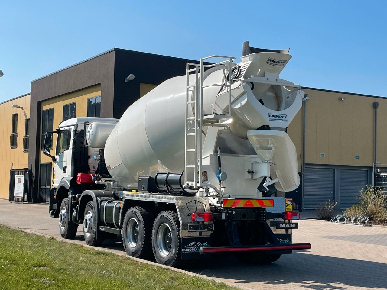MAN TGS 35.470 8x4 EuromixMTP EM 10 L 10xVORHANDEN - Mikser za beton: slika 4 MAN TGS 35.470 8x4 EuromixMTP EM 10 L 10xVORHANDEN - Mikser za beton: slika 4
