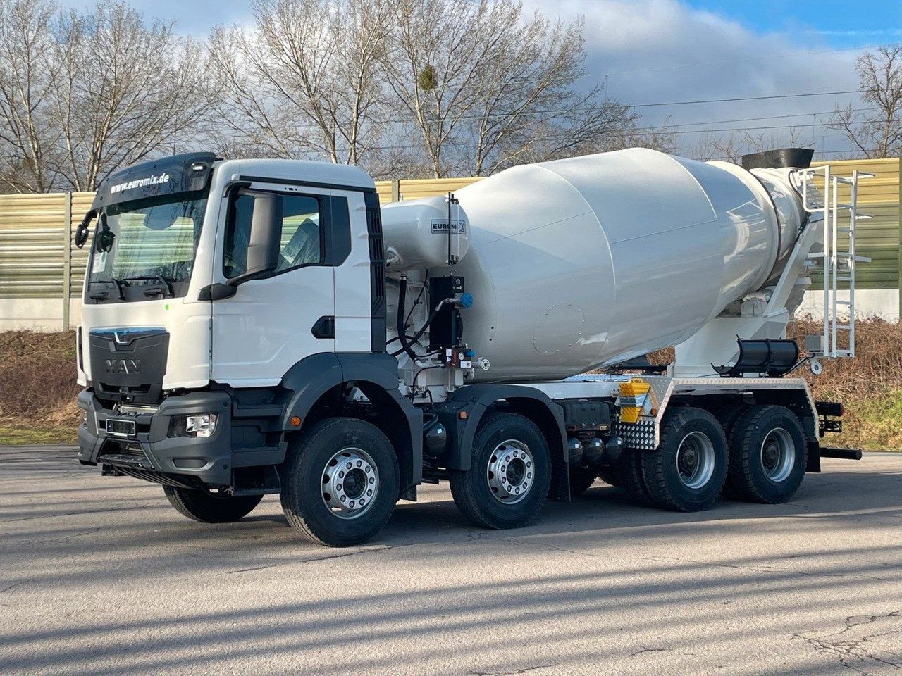 MAN TGS 41.400 8x4 / EuromixMTP EM 10m³ R / EURO 2 - Mikser za beton: slika 4 MAN TGS 41.400 8x4 / EuromixMTP EM 10m³ R / EURO 2 - Mikser za beton: slika 4