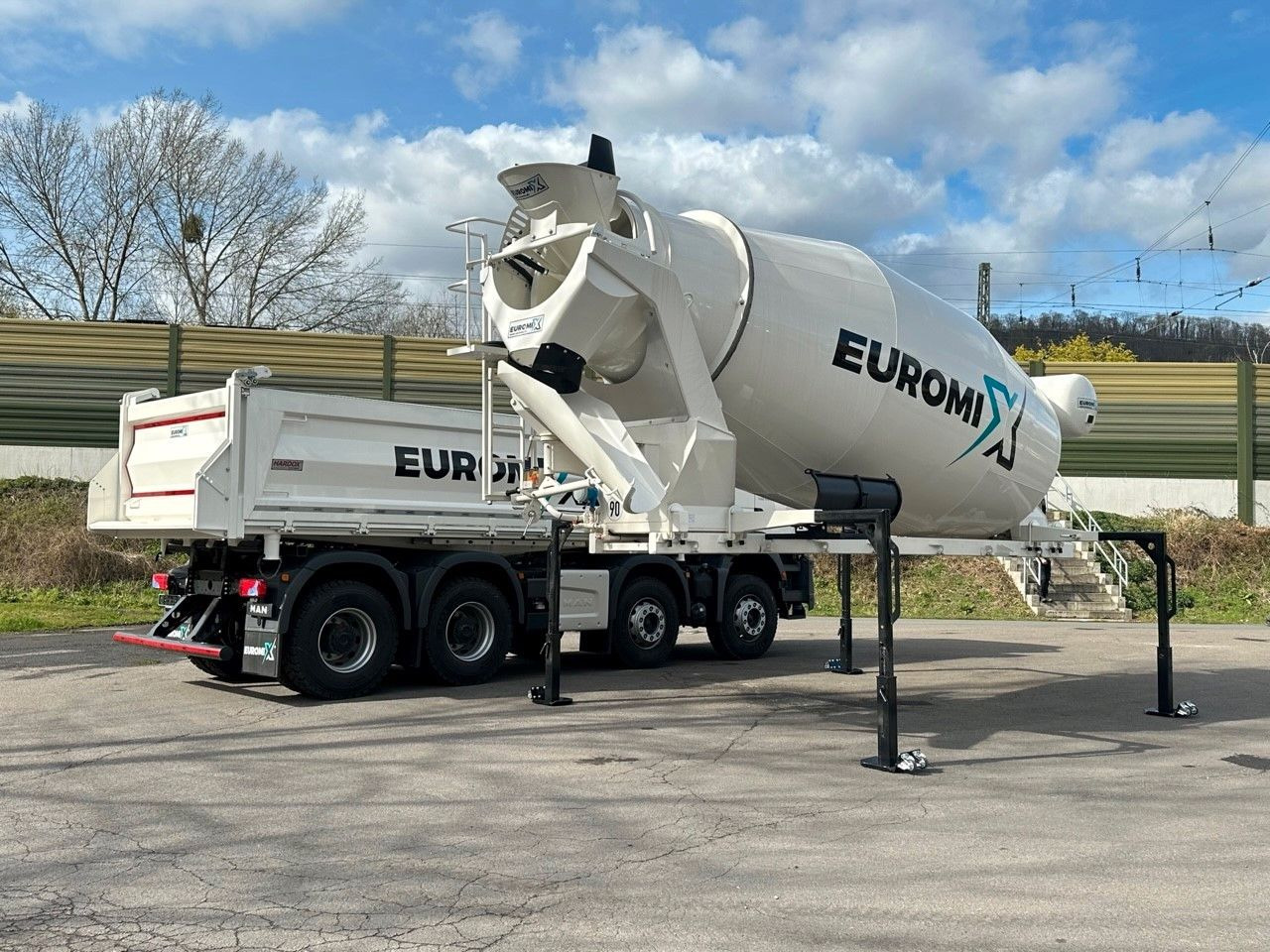 MAN TGS 41.440 8x4 WECHSELSYSTEM KIPPER+MISCHER - Mikser za beton: slika 5 MAN TGS 41.440 8x4 WECHSELSYSTEM KIPPER+MISCHER - Mikser za beton: slika 5
