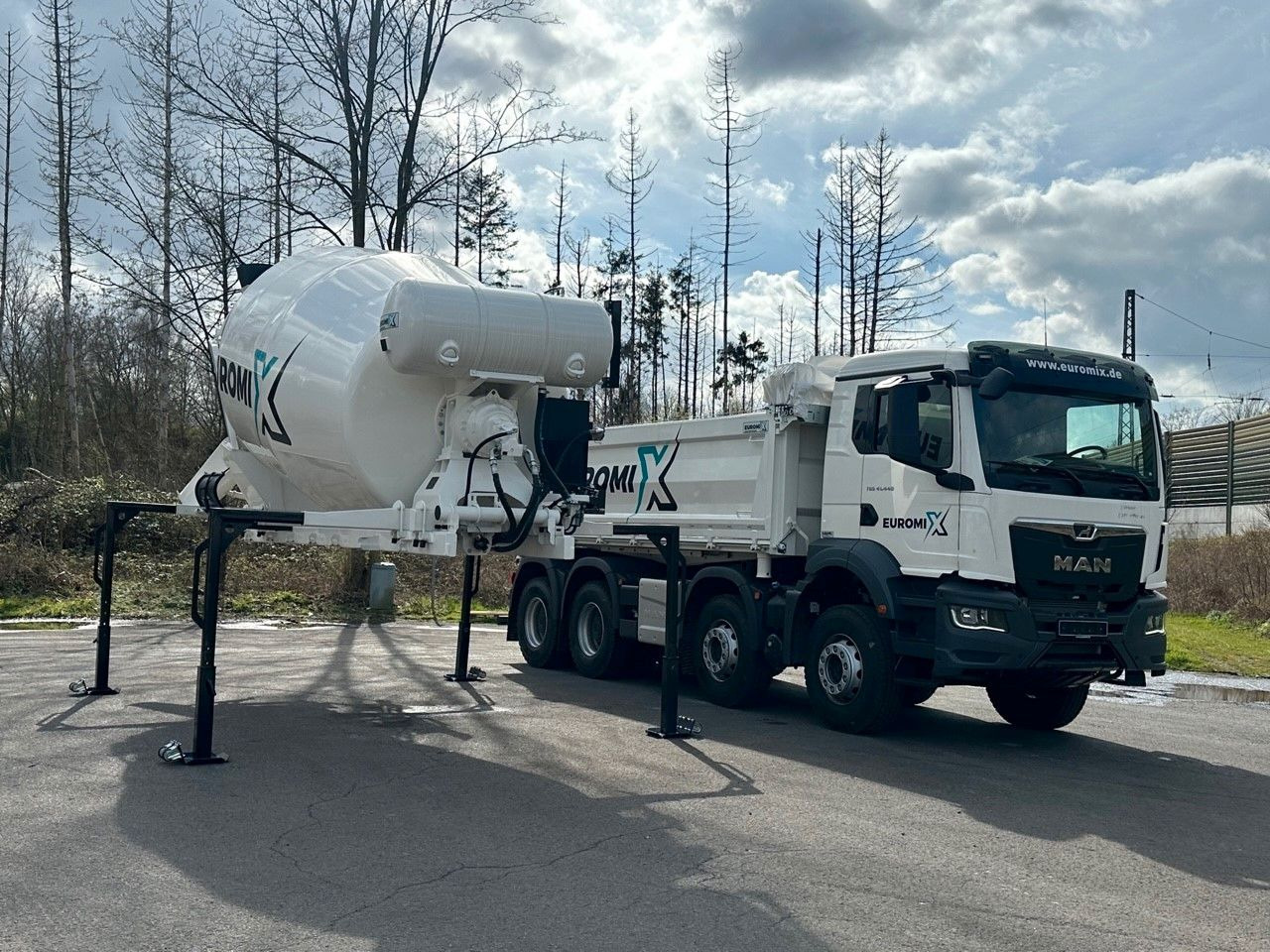 MAN TGS 41.440 8x4 WECHSELSYSTEM KIPPER+MISCHER - Mikser za beton: slika 4 MAN TGS 41.440 8x4 WECHSELSYSTEM KIPPER+MISCHER - Mikser za beton: slika 4